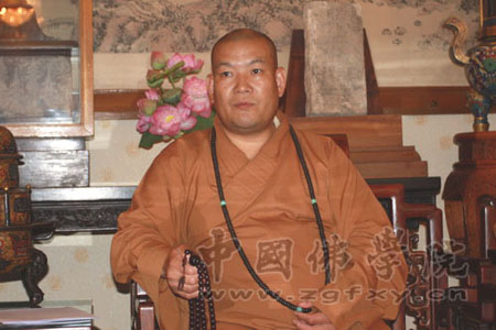 「佛教」首届法海探源佛教文化之旅学员朝拜灵光寺佛牙舍利