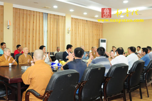 「慈善」厦门南普陀寺慈善会2010年赈灾慈善行启动