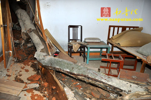 「佛教」厦门市佛教协会一行赶赴南平等灾区赈灾献爱心 「佛教」厦门市佛教协会一行赶赴南平等灾区赈灾献爱心
