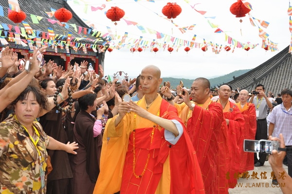 「佛教」吉林市万德禅寺卧佛殿肉身殿开光法会圆满成功