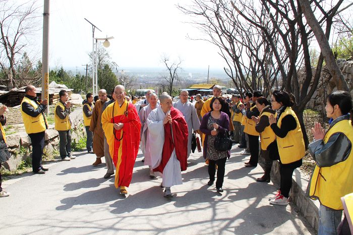 「佛教」韩国天台宗总务院长正山长老一行参访北京龙泉寺