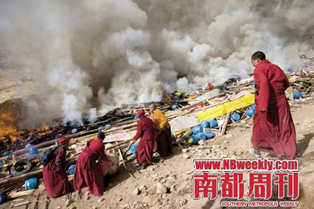「僧侣」僧侣下险山 徒手建立起独特而有效的救援体系