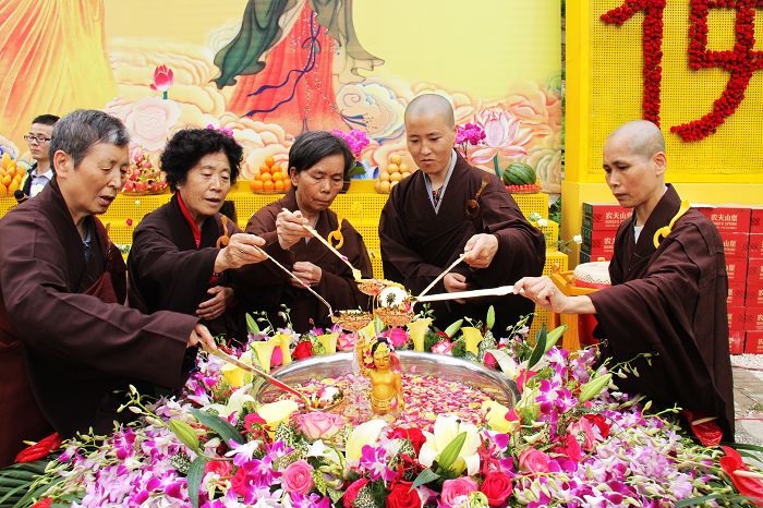 「龙泉寺」北京龙泉寺隆重举行浴佛法会
