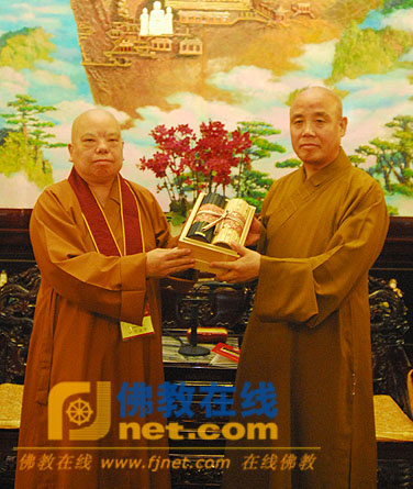 「佛教」台湾中华佛教比丘尼协进会海峡两岸佛教文化交流参访团拜会中佛协