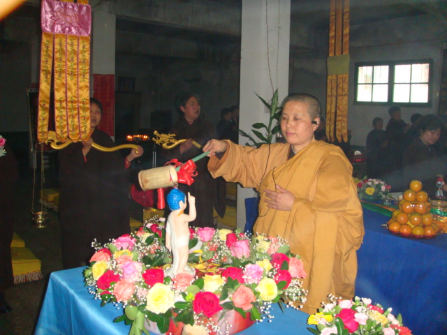 「佛教」重庆云台寺隆重举行2010年浴佛斋天放生法会