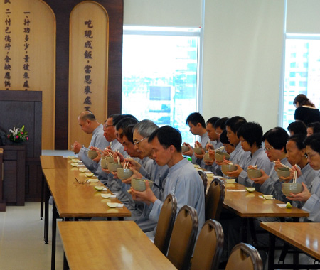 「佛教」香港佛光道场举办一日禅活动 约40名学员参加禅修