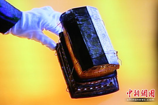 「佛教」千年阿育王塔开启 “佛顶骨舍利”露真容