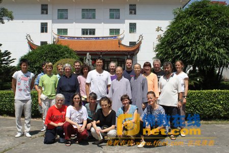 「崇福」德国、奥地利、瑞士三国参访团一行参访福建福州崇福寺