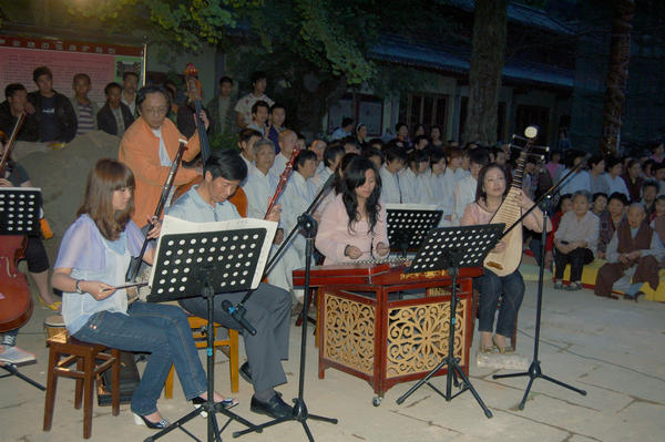 「大安法师」佛七夜话 欢乐吉祥——2010年五一精进佛七夜话纪实