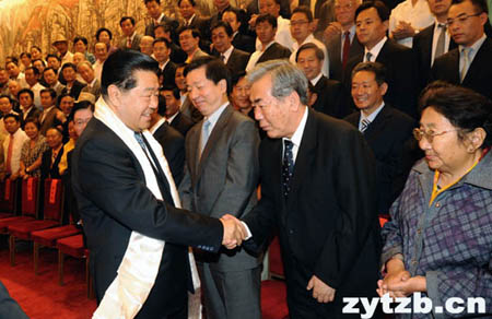 「贾庆林」贾庆林会见中国西藏文化保护与发展协会第二届会员代表大会代表