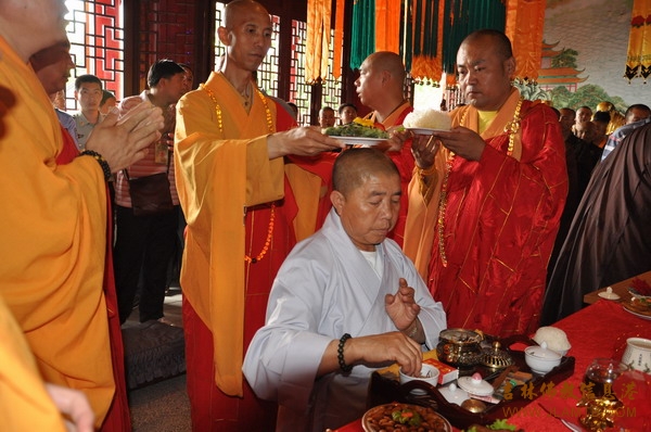 「佛教」吉林市万德禅寺卧佛殿肉身殿开光法会圆满成功