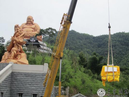 「雪窦寺」翡翠弥勒大佛在浙江奉化雪窦寺圆满安坐（图）