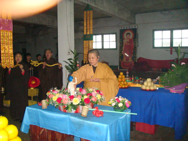 「佛教」重庆云台寺隆重举行2010年浴佛斋天放生法会