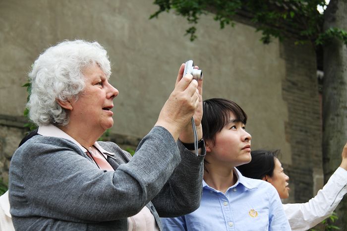 「佛教」著名宗教社会学家艾琳·巴克女士参访龙泉寺
