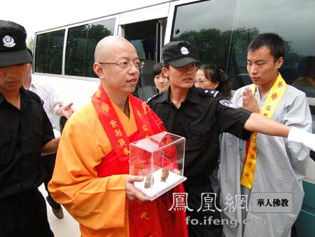 「佛教」盛世港城 舍利重光：连云港海青寺举行佛舍利迎奉法会
