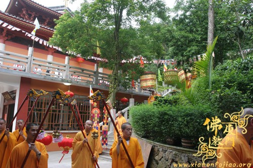 厦门太平岩寺啓建第三届“护国息灾水陆共修法会”今日举行熏坛仪式 厦门太平岩寺啓建第三届“护国息灾水陆共修法会”今日举行熏坛仪式