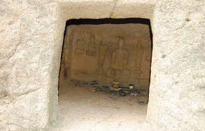 「胶南」胶南发现1400年前石窟 曾有高人窟前修炼