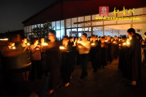 「佛教」浴佛传灯 祈福中华——厦门虎溪岩寺隆重举行浴佛传灯祈福法会 「佛教」浴佛传灯 祈福中华——厦门虎溪岩寺隆重举行浴佛传灯祈福法会
