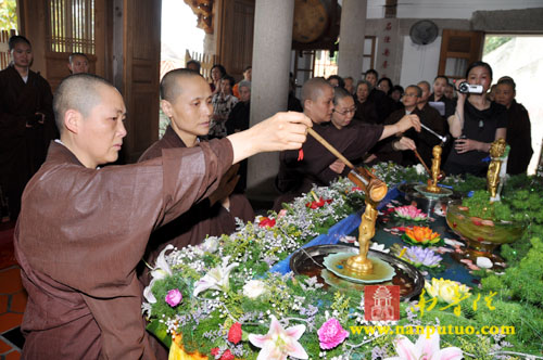 「佛教」浴佛浴心 净法身——厦门万石莲寺隆重举行浴佛法会 「佛教」浴佛浴心 净法身——厦门万石莲寺隆重举行浴佛法会