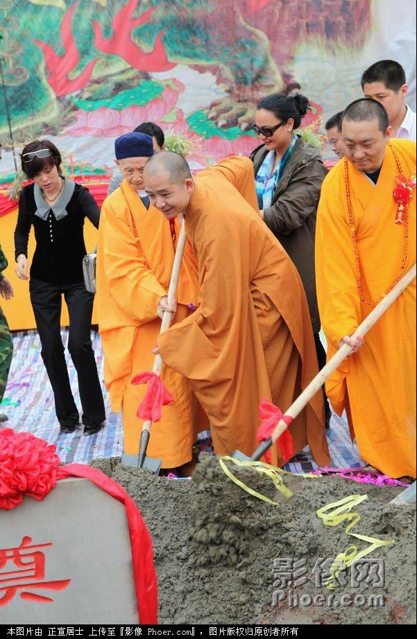 「佛像」四川安岳县大林寺举行佛像开光法会及山门奠基仪式