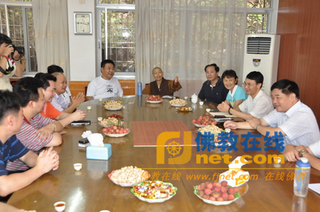 「佛教」广东梅州佛教协会召开千佛莲花山佛教文化研讨会