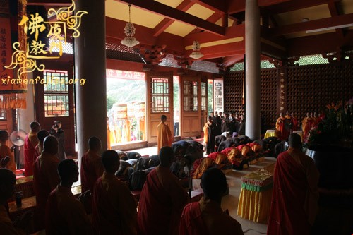 厦门太平岩寺啓建第三届“护国息灾水陆共修法会”今日举行熏坛仪式 厦门太平岩寺啓建第三届“护国息灾水陆共修法会”今日举行熏坛仪式