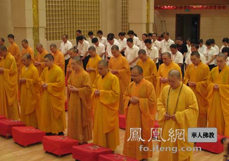 「玉佛寺」上海玉佛寺为舟曲遇难同胞举行哀悼祈祷活动