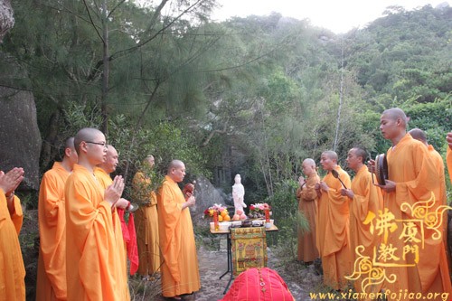 「南普陀寺」南普陀寺悟鼎法师闭关九年今日出关