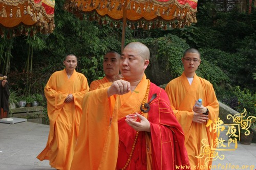 厦门太平岩寺啓建第三届“护国息灾水陆共修法会”今日举行熏坛仪式 厦门太平岩寺啓建第三届“护国息灾水陆共修法会”今日举行熏坛仪式