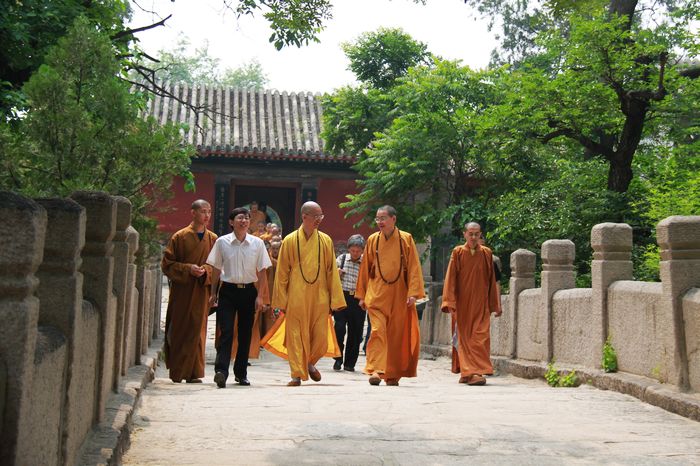「龙泉寺」台湾净耀法师一行参访北京龙泉寺
