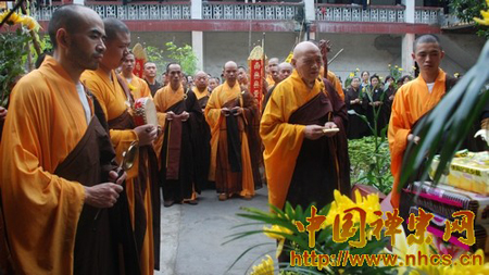 「佛教」南华禅寺首座传清长老往生 隆重举行封龛法会