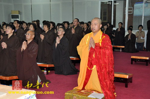 「佛教」浴佛传灯 祈福中华——厦门虎溪岩寺隆重举行浴佛传灯祈福法会 「佛教」浴佛传灯 祈福中华——厦门虎溪岩寺隆重举行浴佛传灯祈福法会