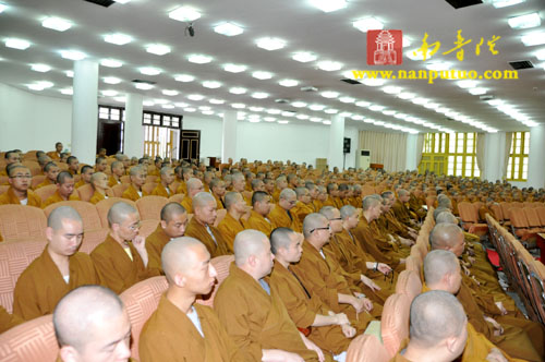 「佛教」闽南佛学院召开2010年暑期放假大会