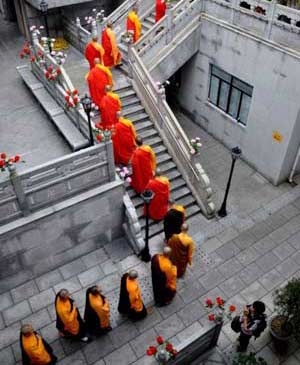 「礼仪规范」进入大雄宝殿一定要注意这些礼仪